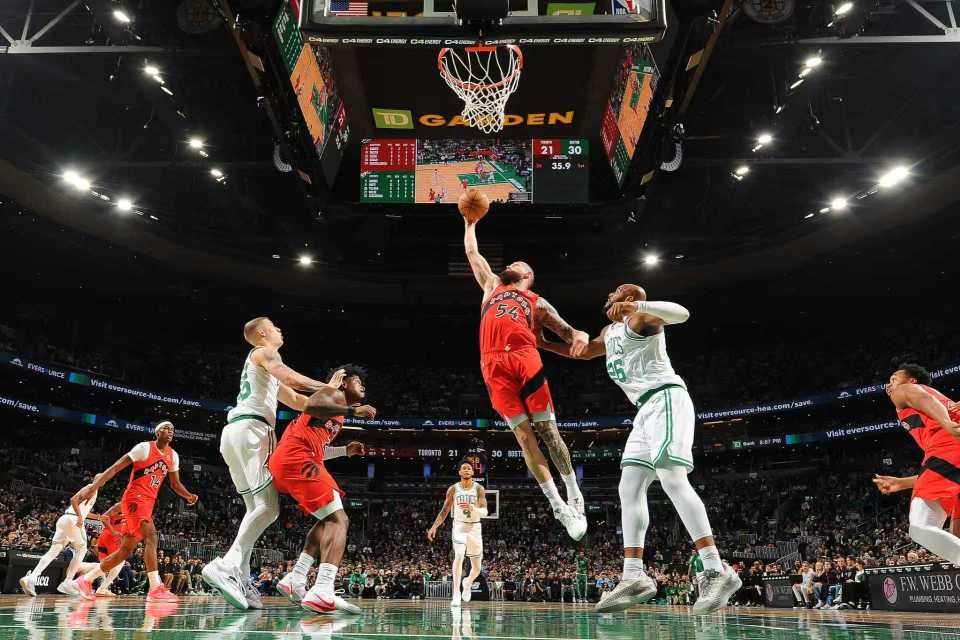 西蒙斯被犯, 猛龙, 领先优势