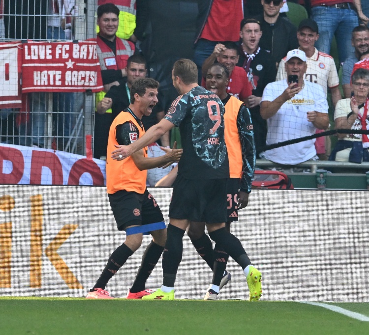 对于年轻球, 透露 对于年轻球, 透露